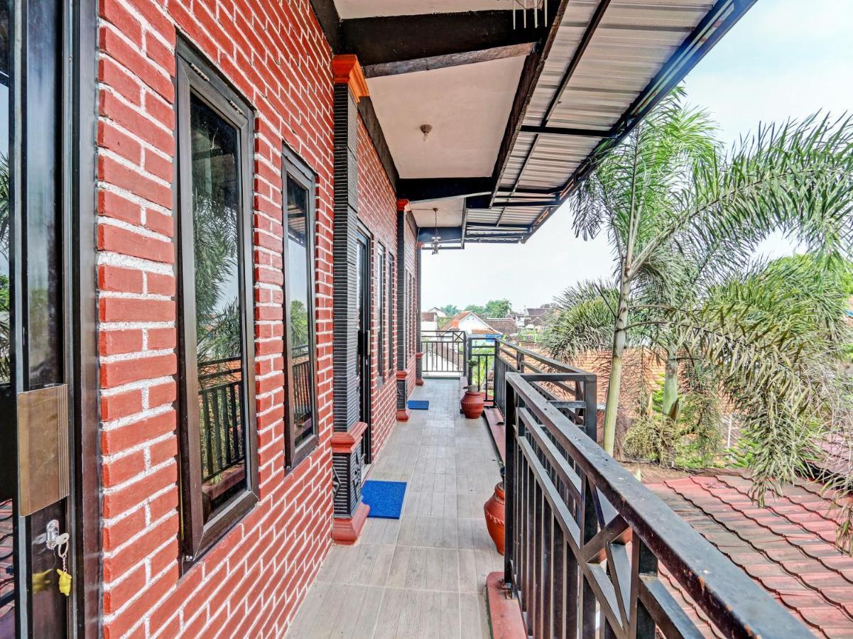 Spot On 91337 Pandu Homestay Klaten Wonogiri Exterior photo