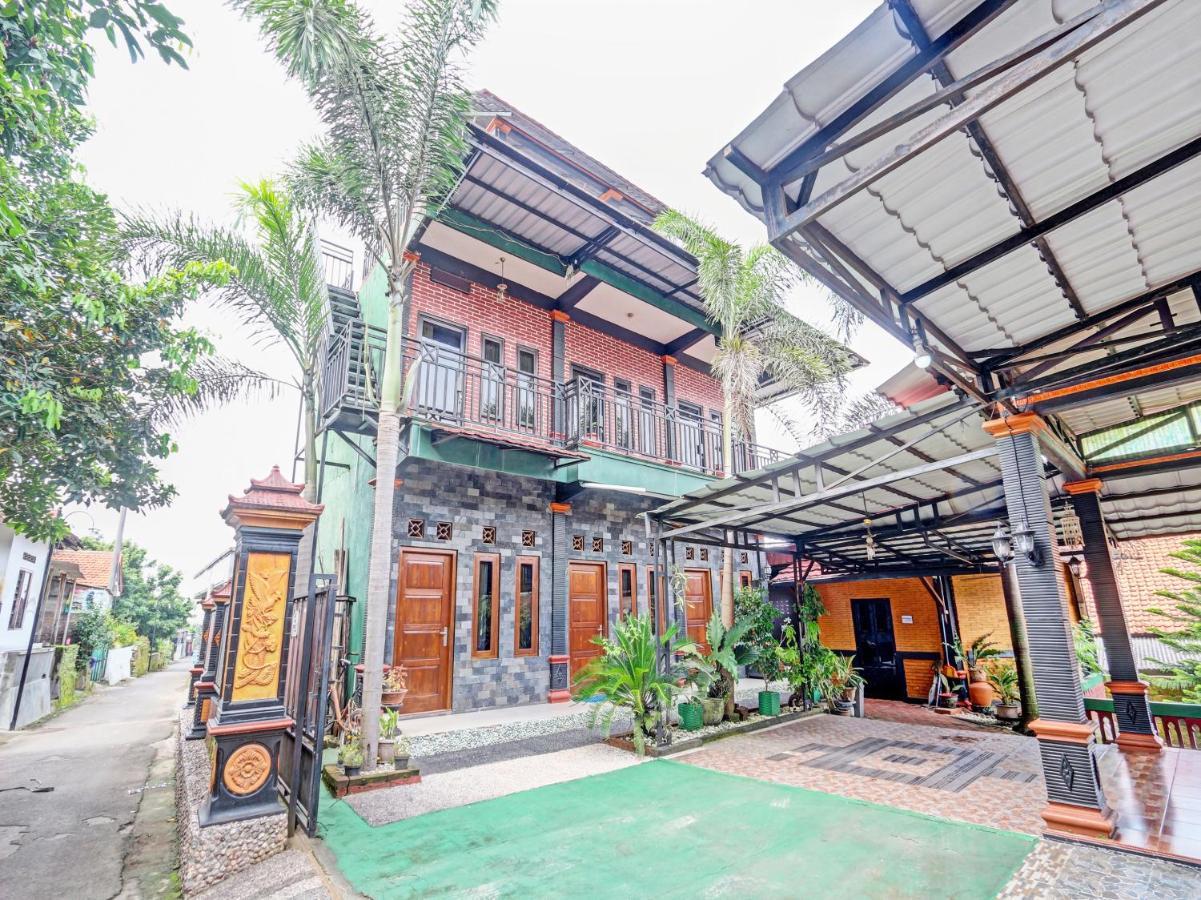 Spot On 91337 Pandu Homestay Klaten Wonogiri Exterior photo