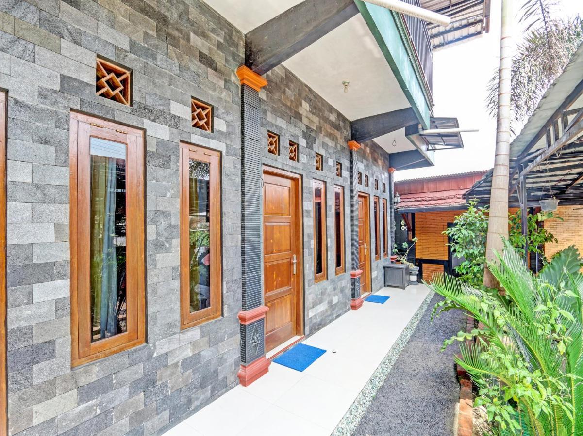 Spot On 91337 Pandu Homestay Klaten Wonogiri Exterior photo